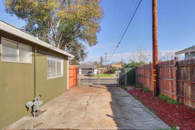 10556 Olson Dr, Rancho Cordova, CA 95670