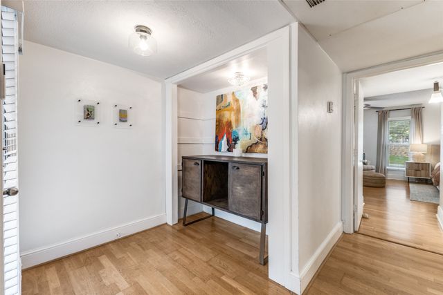 5932 Sandhurst Lane 113, Dallas, TX 75206