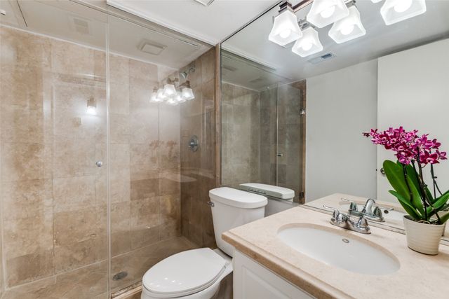 5932 Sandhurst Lane 113, Dallas, TX 75206