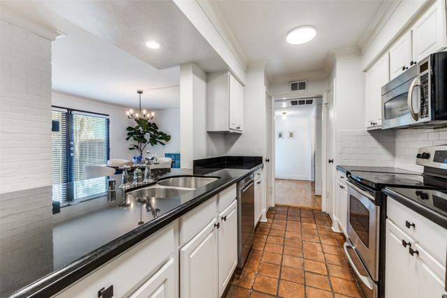 5932 Sandhurst Lane 113, Dallas, TX 75206