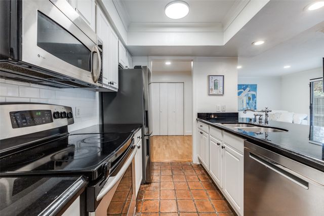 5932 Sandhurst Lane 113, Dallas, TX 75206