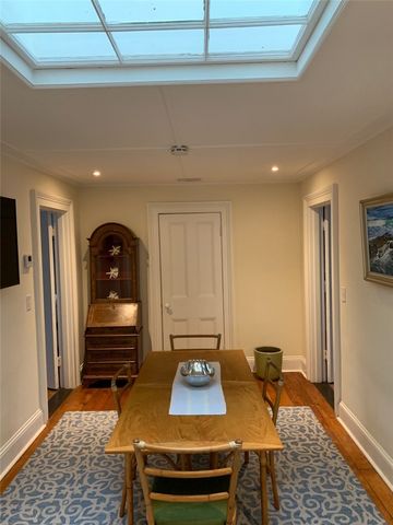 6 Restmere Terrace, Middletown, RI 02842
