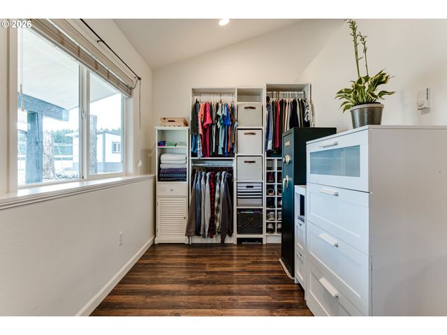 26718 CANTRELL Rd, Eugene, OR 97402