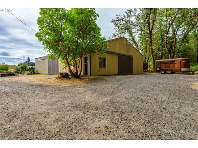 26718 CANTRELL Rd, Eugene, OR 97402