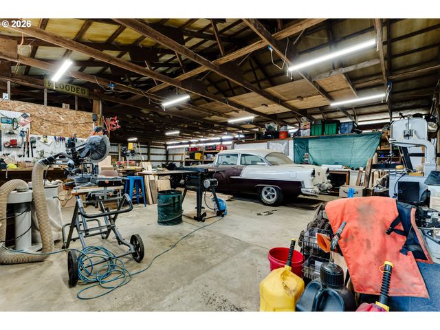 26718 CANTRELL Rd, Eugene, OR 97402