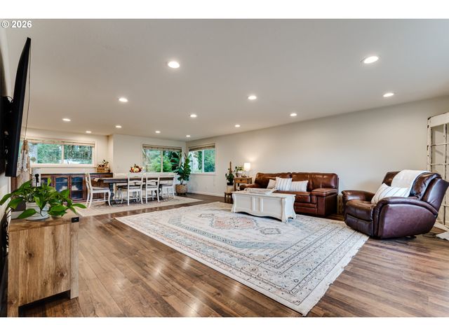 26718 CANTRELL Rd, Eugene, OR 97402