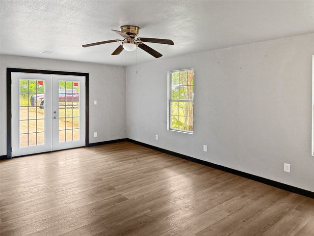 18023 Lakeview Boulevard, Mabank, TX 75156