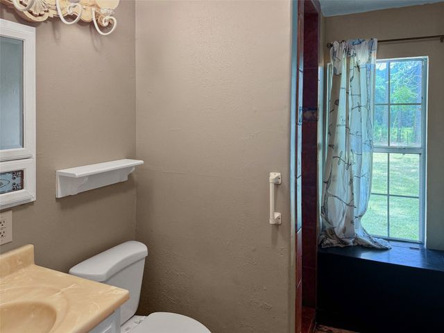 18023 Lakeview Boulevard, Mabank, TX 75156