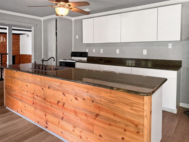 18023 Lakeview Boulevard, Mabank, TX 75156