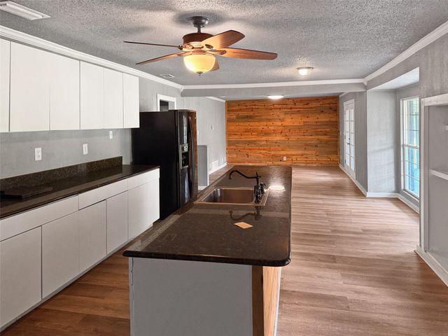 18023 Lakeview Boulevard, Mabank, TX 75156