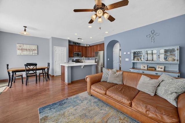 3561 N Maddiewood Cir, Sacramento, CA 95827