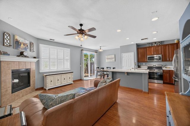 3561 N Maddiewood Cir, Sacramento, CA 95827