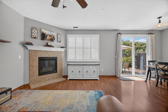 3561 N Maddiewood Cir, Sacramento, CA 95827