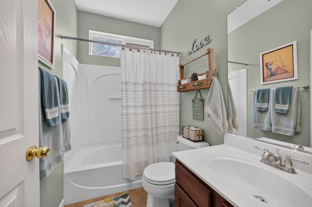 3561 N Maddiewood Cir, Sacramento, CA 95827
