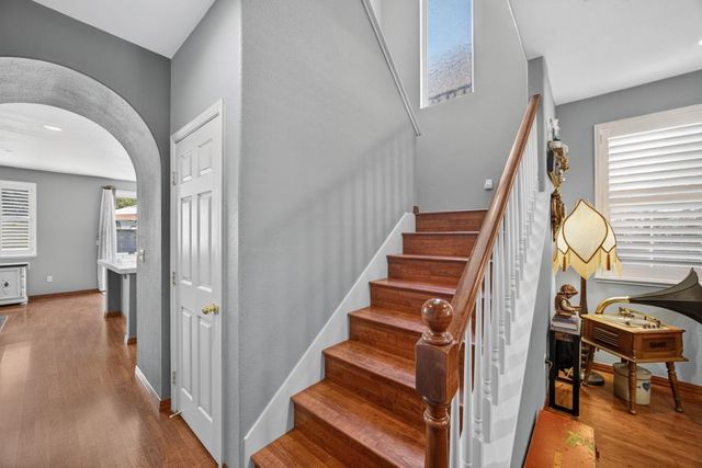 3561 N Maddiewood Cir, Sacramento, CA 95827