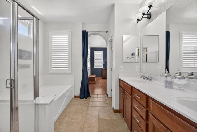 3561 N Maddiewood Cir, Sacramento, CA 95827