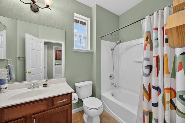 3561 N Maddiewood Cir, Sacramento, CA 95827