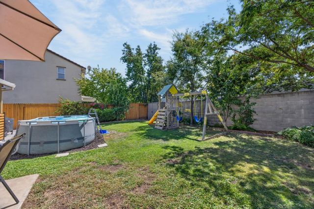 3561 N Maddiewood Cir, Sacramento, CA 95827
