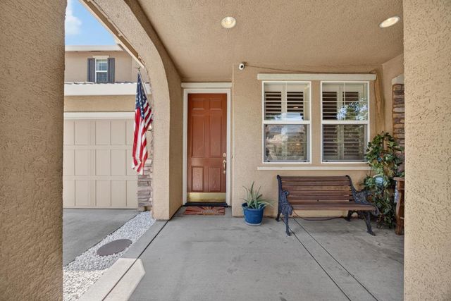 3561 N Maddiewood Cir, Sacramento, CA 95827