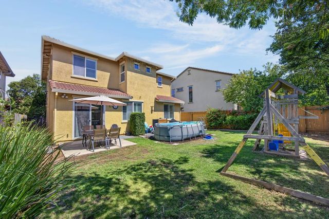 3561 N Maddiewood Cir, Sacramento, CA 95827