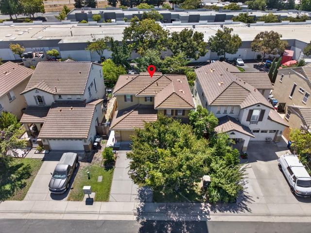 3561 N Maddiewood Cir, Sacramento, CA 95827