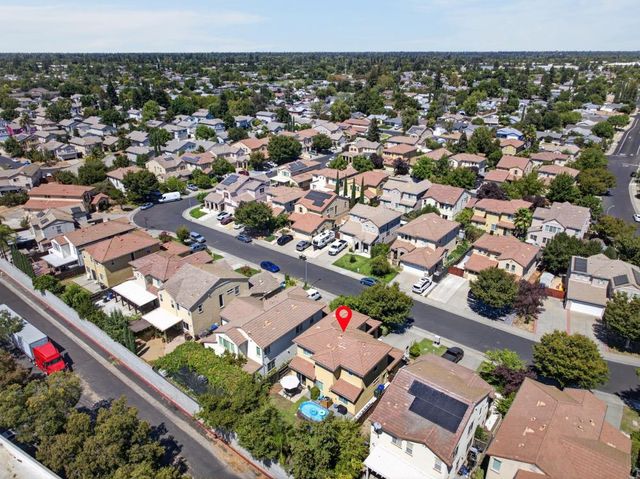 3561 N Maddiewood Cir, Sacramento, CA 95827