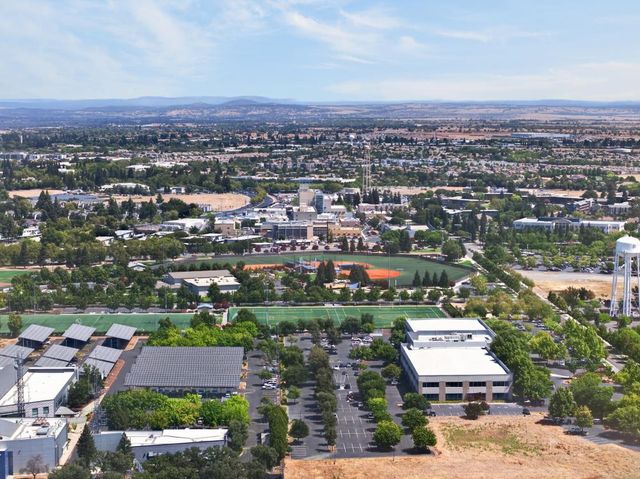 3561 N Maddiewood Cir, Sacramento, CA 95827
