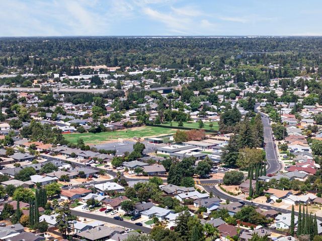 3561 N Maddiewood Cir, Sacramento, CA 95827