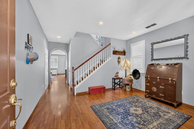 3561 N Maddiewood Cir, Sacramento, CA 95827