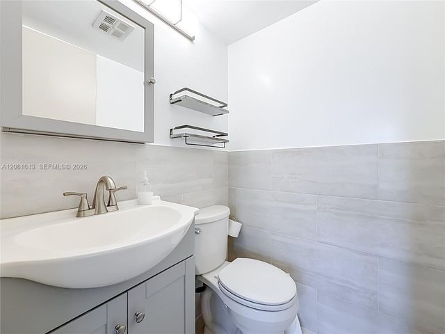 6211 SW 37th Street 108, Davie, FL 33314
