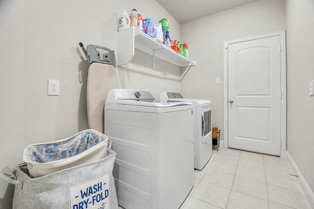 686 Navasota Drive, Crandall, TX 75114