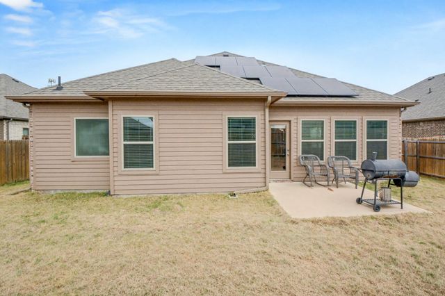 686 Navasota Drive, Crandall, TX 75114