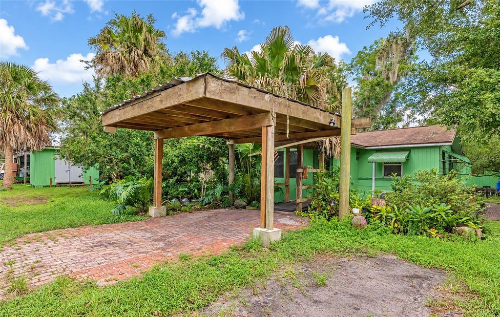Image 12 of property listing at 3005 VERNA BETHANY ROAD, Myakka City, FL 34251