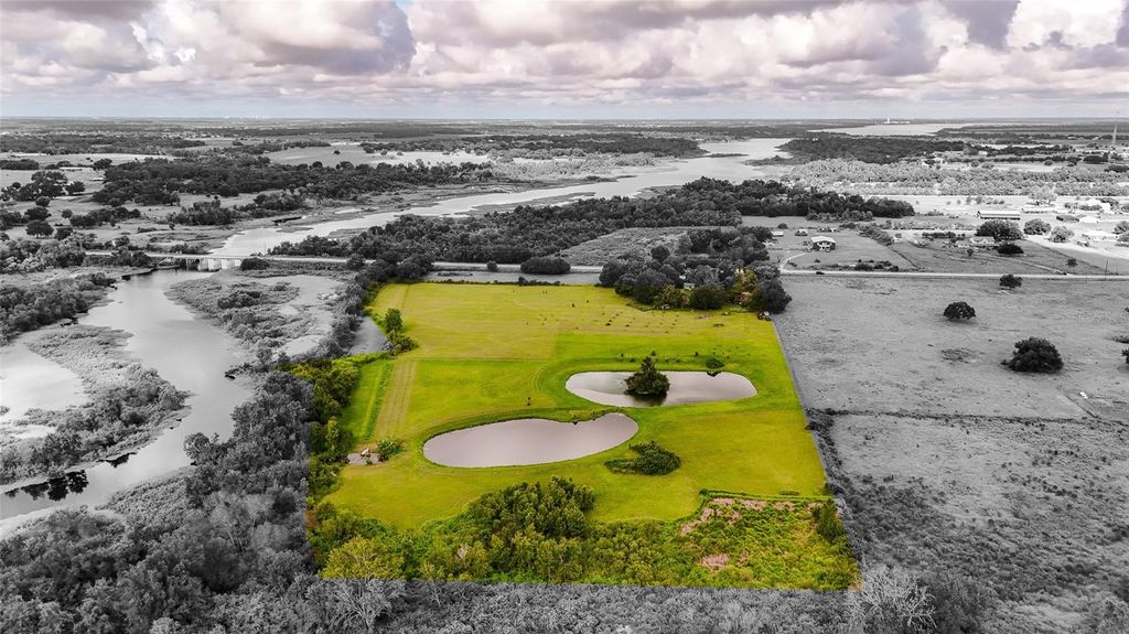 Image 5 of property listing at 3005 VERNA BETHANY ROAD, Myakka City, FL 34251