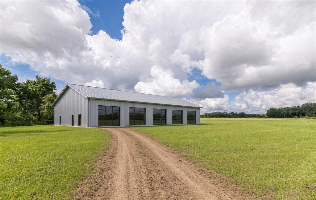 Image 8 of property listing at 3005 VERNA BETHANY ROAD, Myakka City, FL 34251