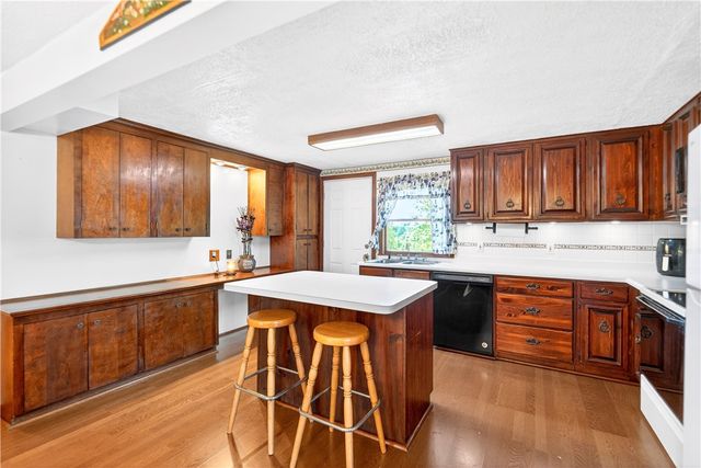 156 ONeil Lane, Ohio Twp, PA 15237