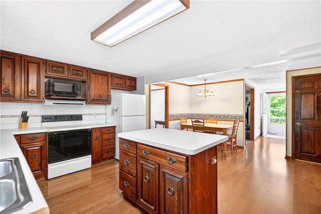 156 ONeil Lane, Ohio Twp, PA 15237