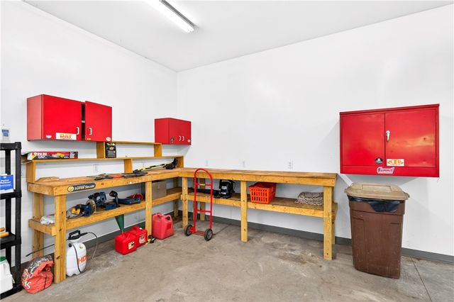156 ONeil Lane, Ohio Twp, PA 15237