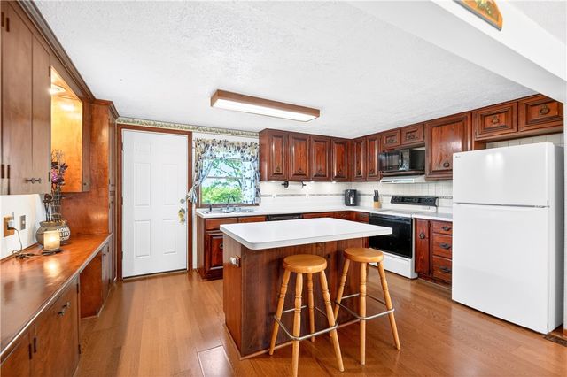 156 ONeil Lane, Ohio Twp, PA 15237