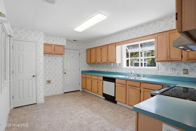 620 Jasmine Lane SW, Sunset Beach, NC 28468