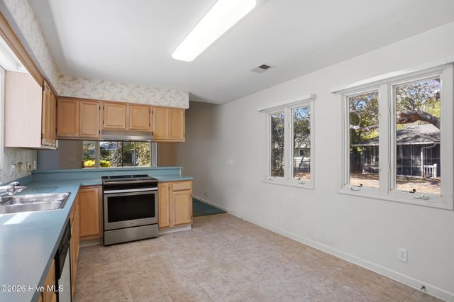 620 Jasmine Lane SW, Sunset Beach, NC 28468