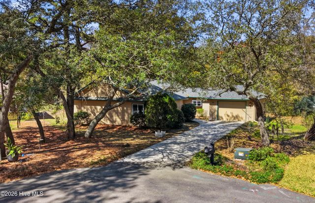 620 Jasmine Lane SW, Sunset Beach, NC 28468