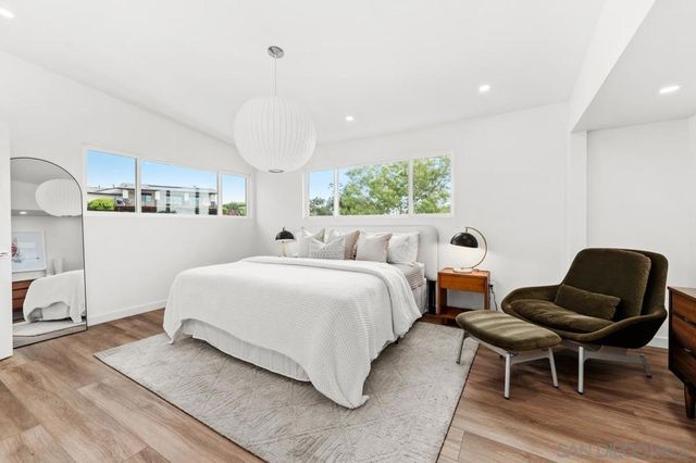 5851 Box Canyon Rd, La Jolla, CA 92037