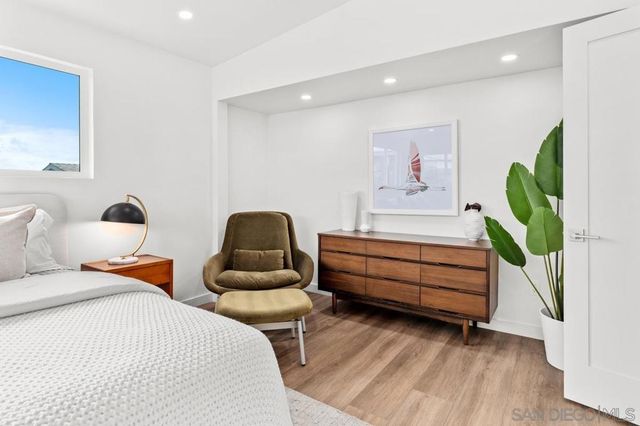 5851 Box Canyon Rd, La Jolla, CA 92037