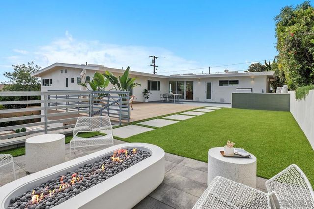 5851 Box Canyon Rd, La Jolla, CA 92037