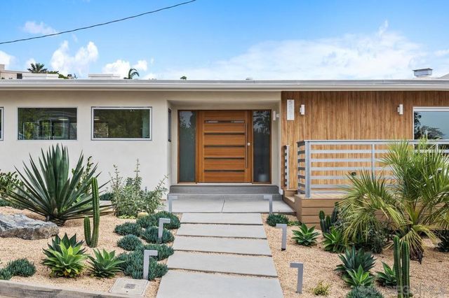 5851 Box Canyon Rd, La Jolla, CA 92037