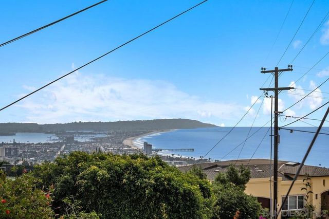 5851 Box Canyon Rd, La Jolla, CA 92037