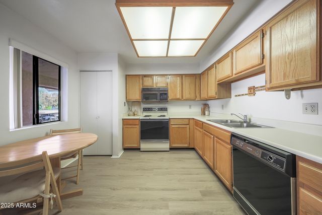 9125 E PURDUE Avenue 208, Scottsdale, AZ 85258