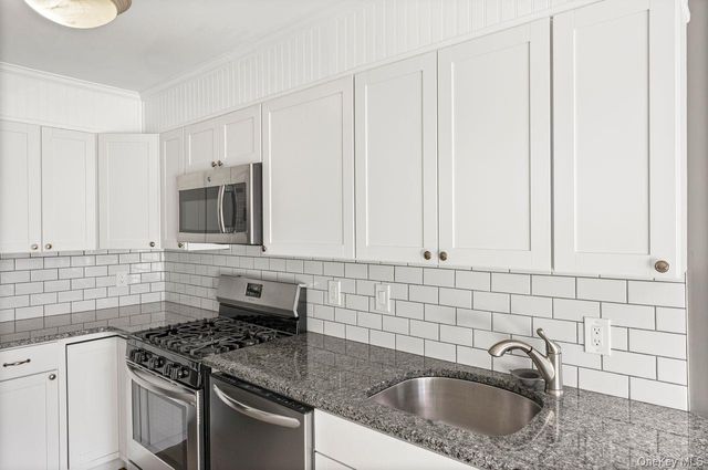 117 Leeward Lane, Port Jefferson, NY 11777