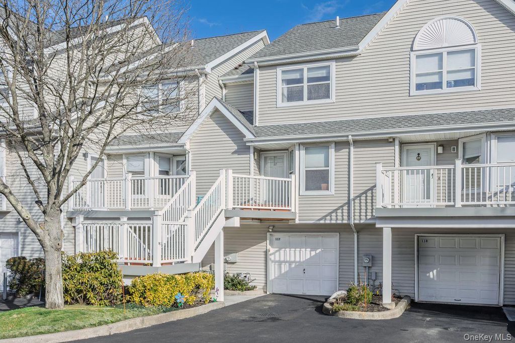 117 Leeward Lane, Port Jefferson, NY 11777